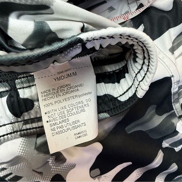 NWT Under Armour Boys’ Camo Athletic Shorts - Black and Gray with Pockets - Picture 6 of 8